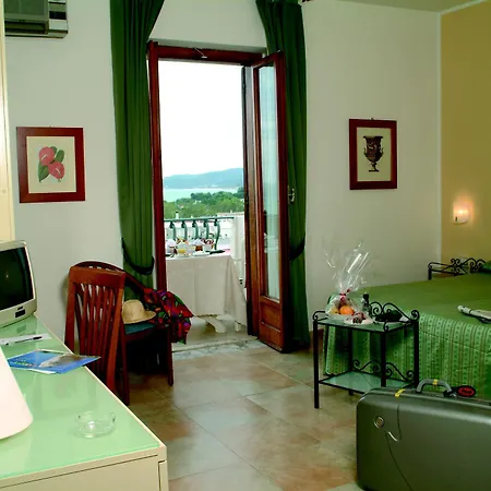 Degli Aranci 4*