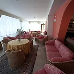 Отель Degli Aranci Вьесте