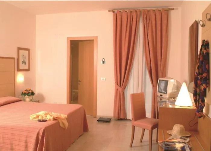 Degli Aranci فندق 4*